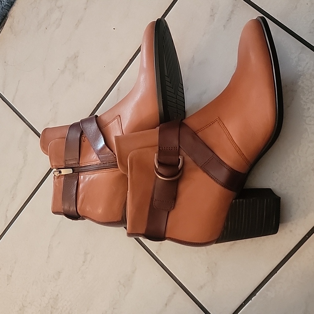 ECCO ANKLE BOOTS